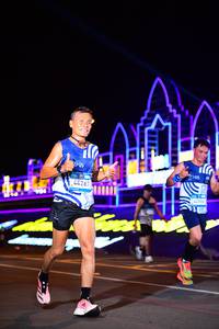 BIB: 44267, 42556
                            <button type="button" onclick="openModal(22869356)" class="btn btn-primary btn-sm float-right btn-popup" data-toggle="modal" data-target=".modal-high-quality">
                        <i class="fas fa-shopping-cart"></i> Add to Cart
                    </button>
                                            <button type="button" onclick="isThisMe(22869356, true)" class="btn btn-success btn-sm float-right btn-popup btn-isme hidden" data-toggle="tooltip" data-placement="bottom" title="นี่คือรูปของคุณใช่ไหม คลิกที่นี่เพื่อเอาเข้าอัลบั้ม">
                        <i class="fas fa-plus"></i> Add to album
                    </button>
                    <button type="button" onclick="isThisMe(22869356, false)" class="btn btn-warning btn-sm float-right btn-popup btn-isnotme hidden">
                        <i class="fas fa-ban"></i> Remove from album
                    </button>